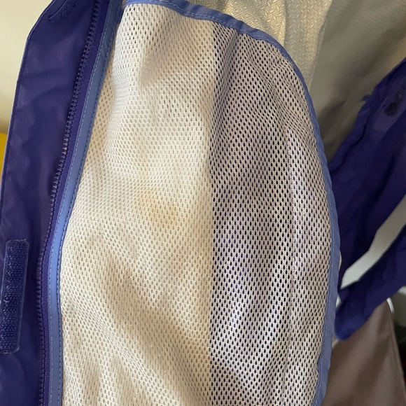 Marmot waterproof rain jacket - women’s M - Picture 3 of 6